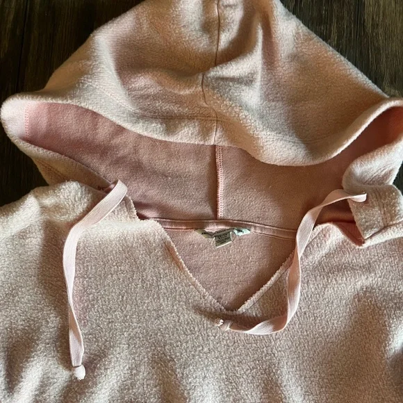 American Eagle Outfitters Pink V-Neck Sweater - Picture 3 of 4